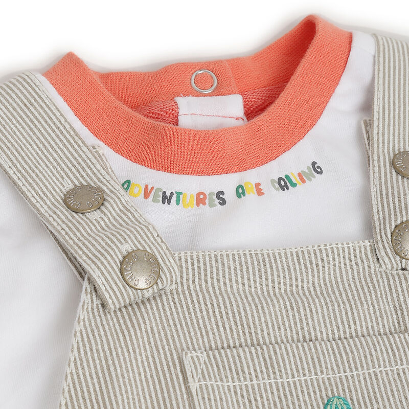 Boys Medium Natural Applique Outfit with Short Dungaree image number 4